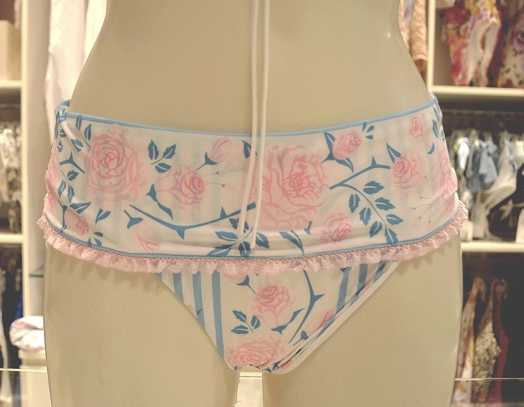 I COSTUMI DEL FORTE COLLEZIONE ROSAROSAE.5.JPG