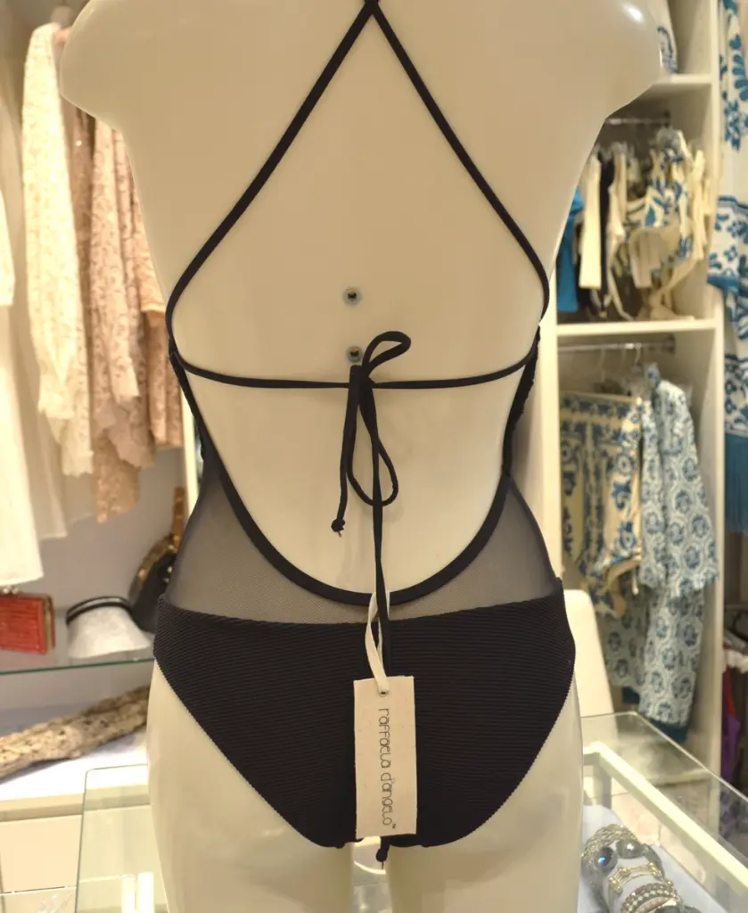 raffaeladangelo,lapeoperaiai,fortedeimarmi,costme intero1.webp