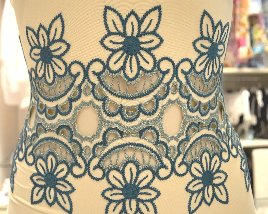 Raffaela D'angelo Costume intero.3JPG.webp