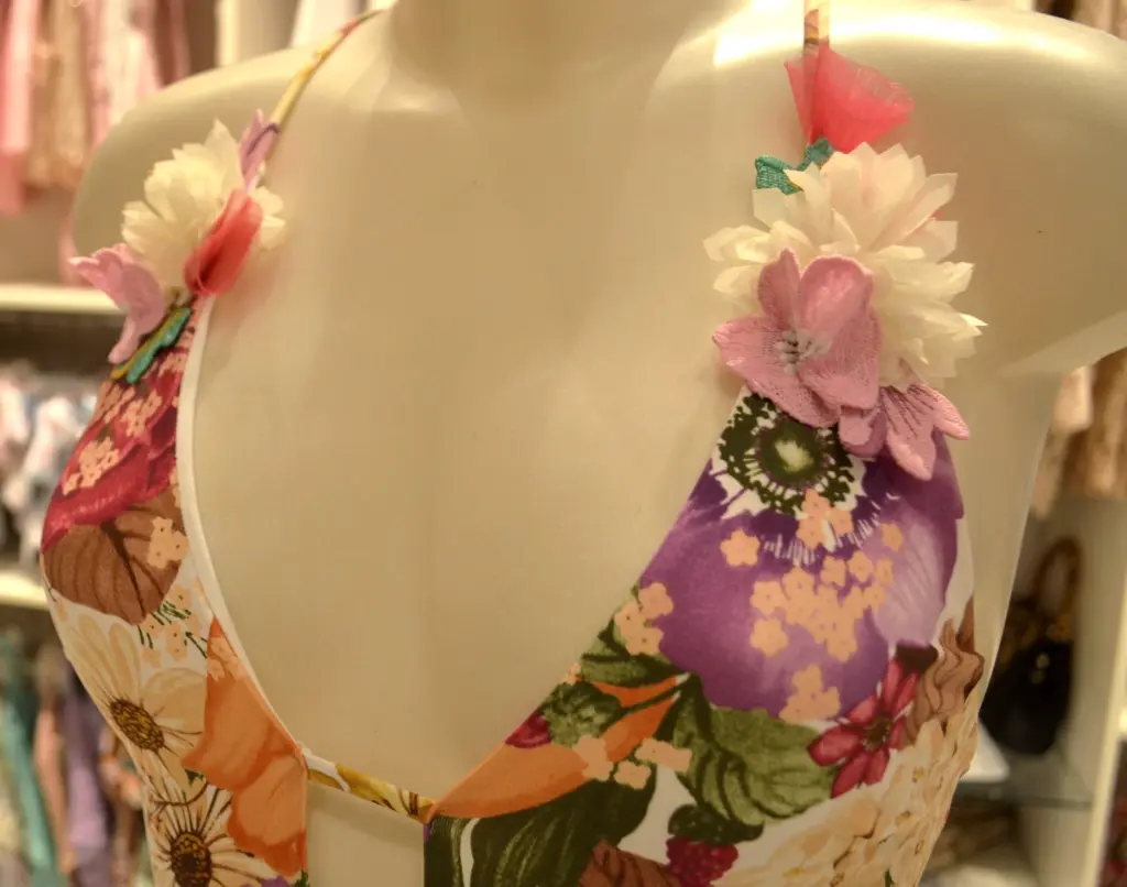 F.RAFFAELADANGELO,COSTUME INTERO,LAPEOPERAIA.webp