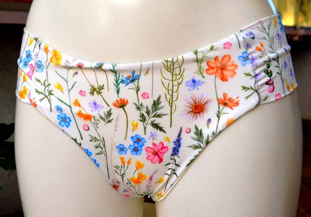 3,BIKINI,FIORIDICAMPO,FORTEDEIMARMI,ICOSTUMIDELFORTE,SHOPPING.webp