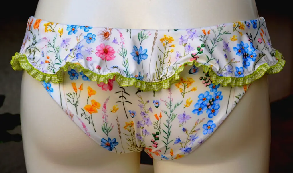 8,BIKINI,FIORIDICAMPO,FORTEDEIMARMI,ICOSTUMIDELFORTE,SHOPPING.webp