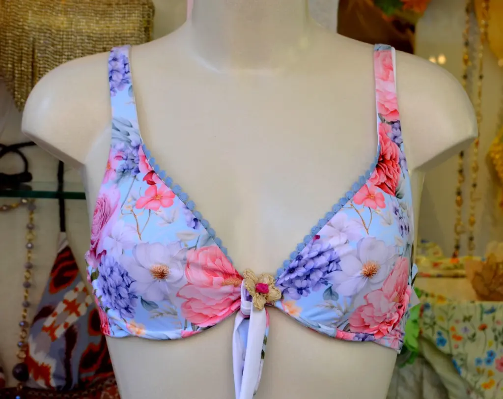 6lapeoperiaia,costumidelforte,bikini,shoppng,fortedeimarmi.webp