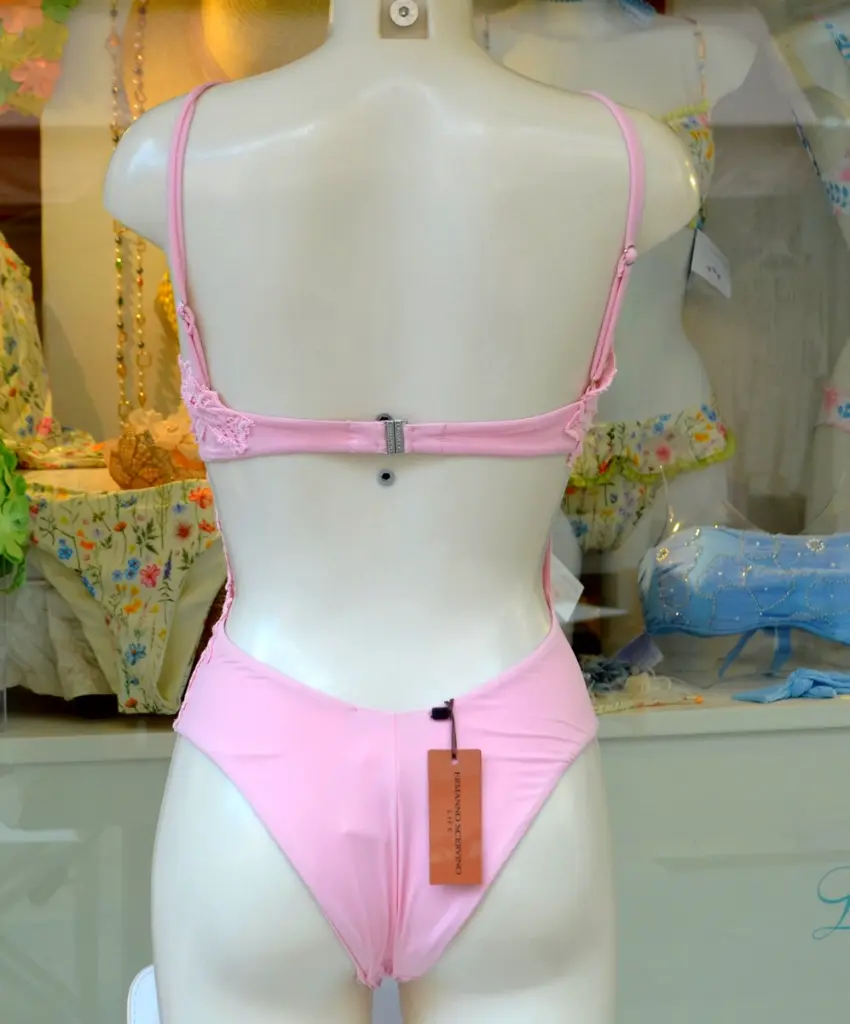 costumeintero,scervino,lapeoperaia,shopping,fortedeimarmi.webp