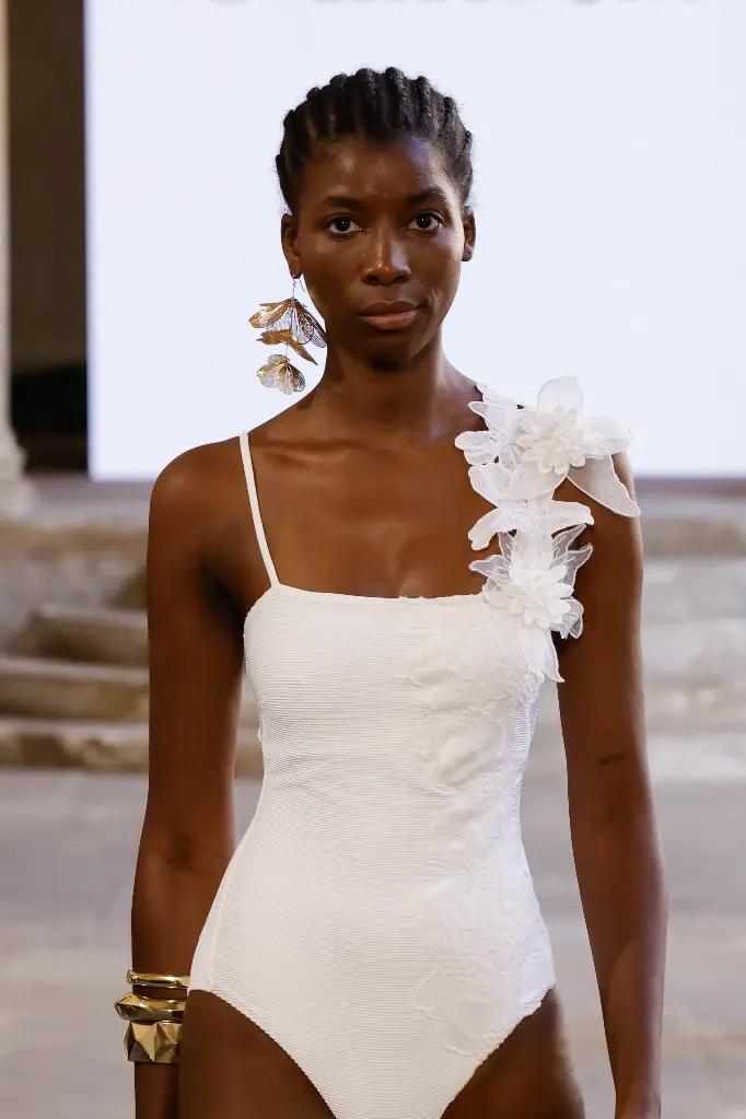 Raffaela D'Angelo costume intero