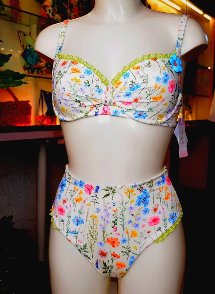 I COSTUMI DEL FORTE COLLEZIONE FIORI DI CAMPO